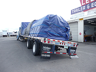trailer with broken back axel