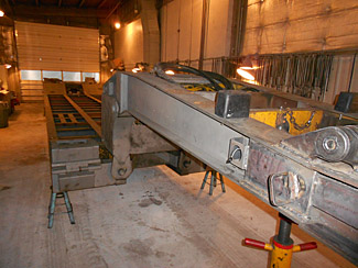 Heavy duty lowboy hydraulic gooseneck fabrication side view