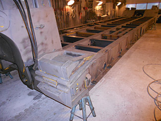 Heavy duty lowboy hydraulic gooseneck fabrication front view
